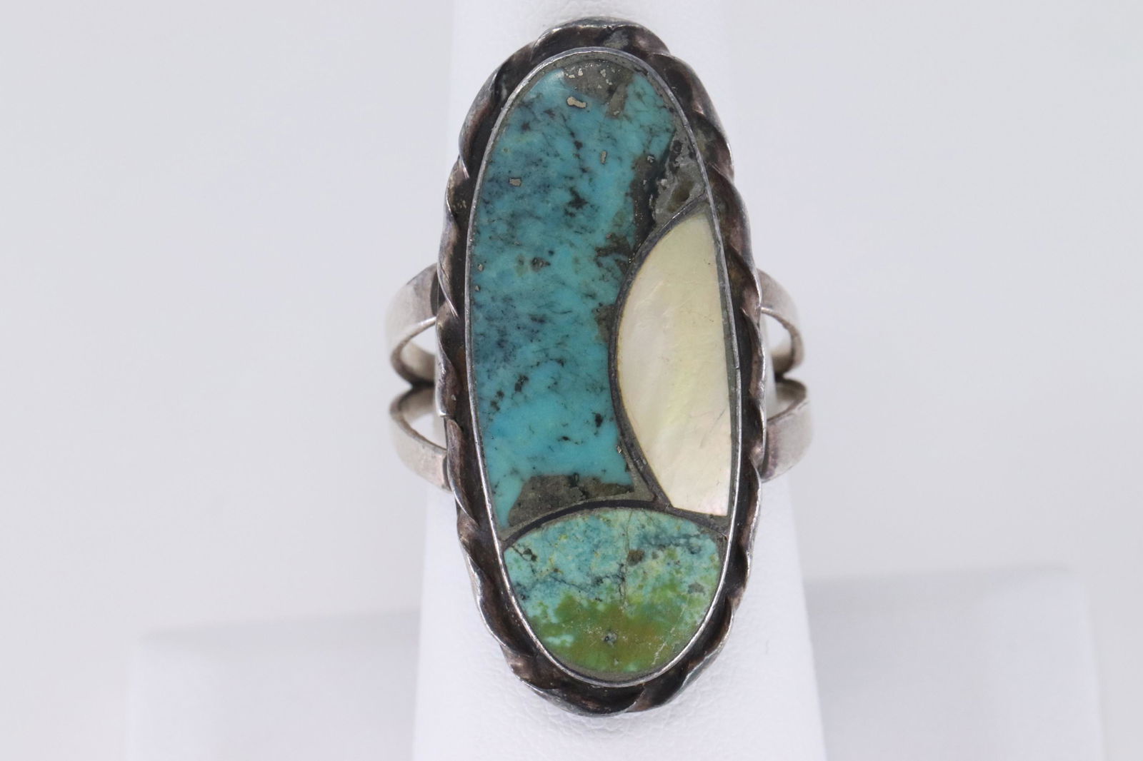 Native American Silver ring Turquoise w/ MOP (1 of 4)