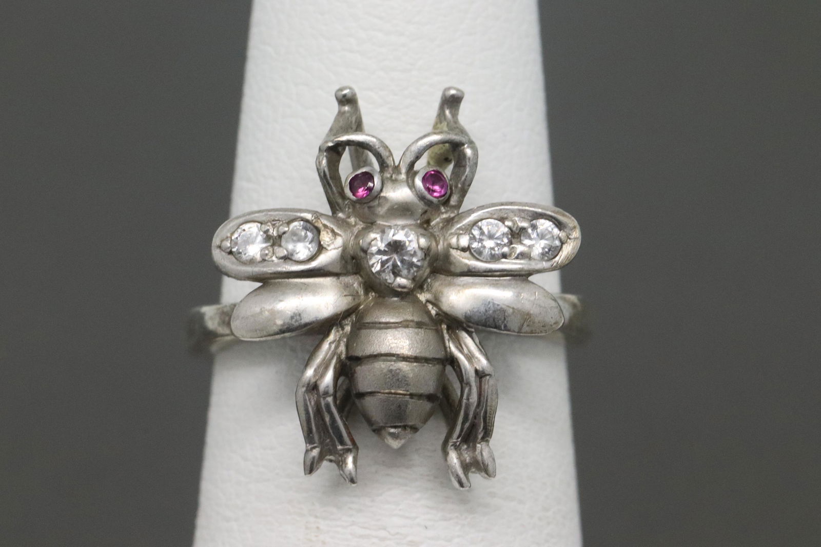 925 Silver Bee Ring. (1 of 3)