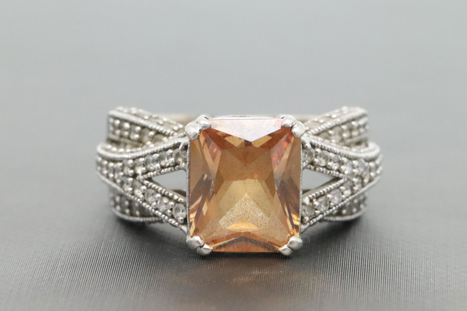 925 Ladies Silver Ring. (1 of 3)