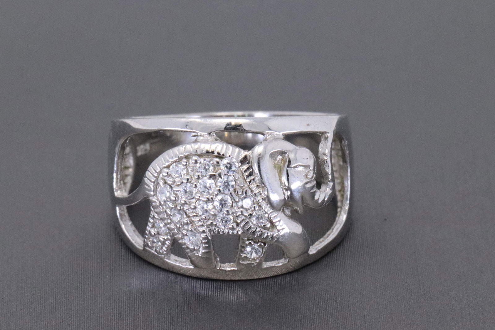 925 Sterling Silver Elephant Ring. (1 of 4)