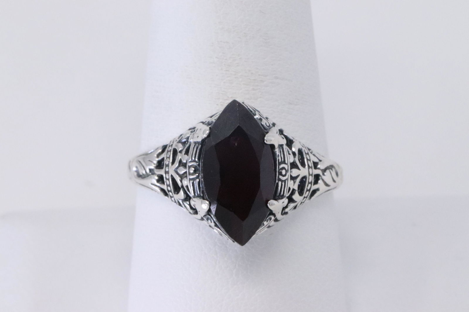 Ladies 925 Silver Art Deco Design Ring (1 of 4)