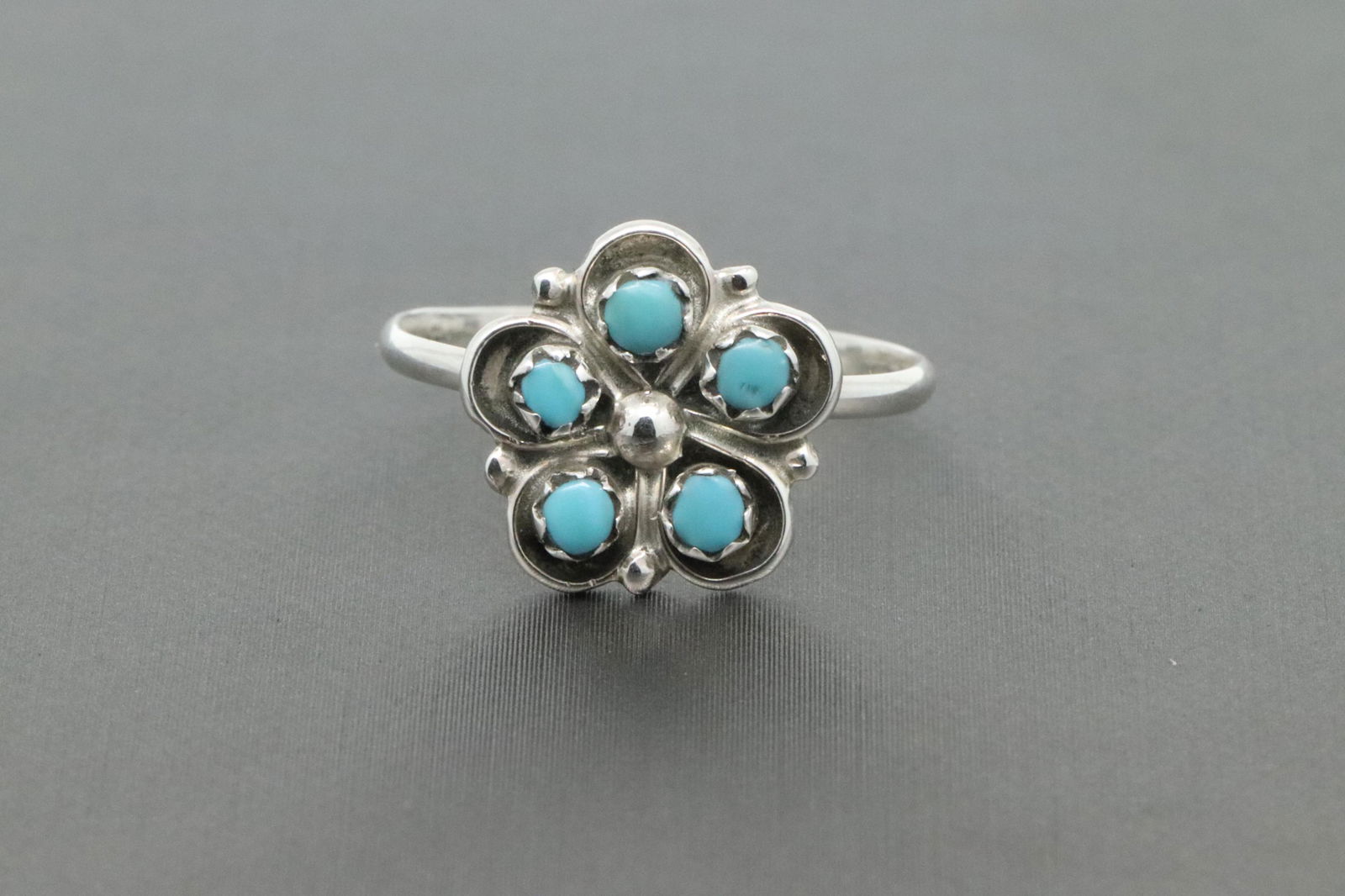 Zuni Sterling Silver Flower Ring Has 5 Hand Cut (1 of 3)