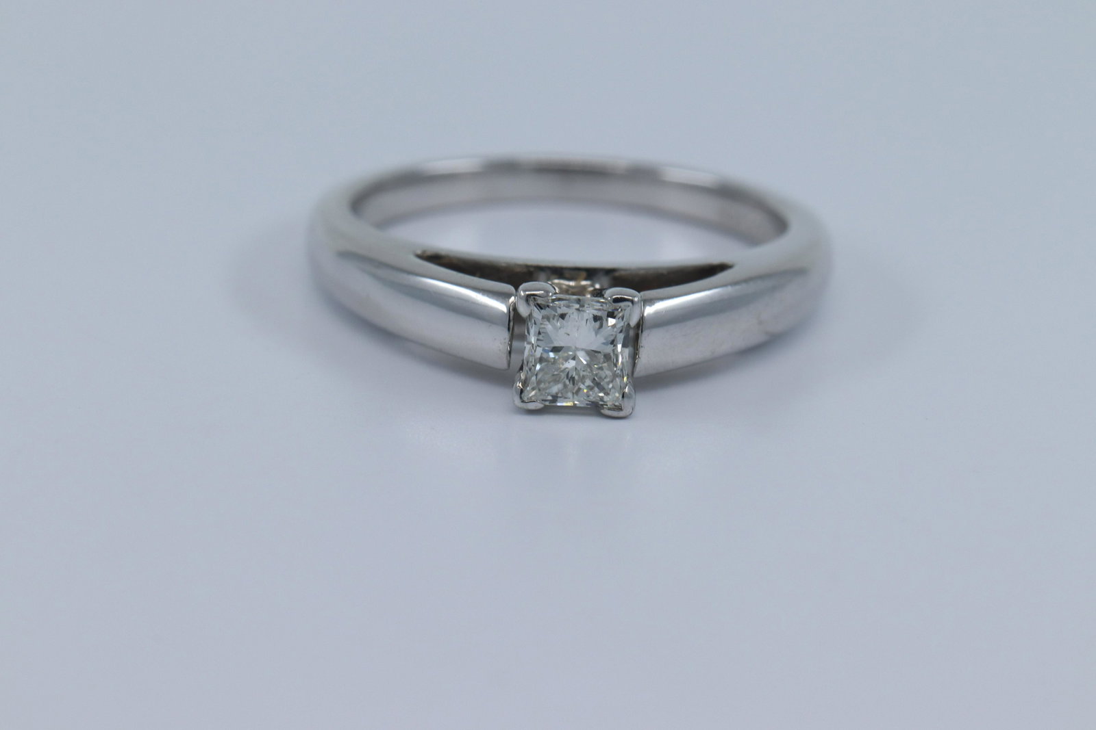 14k solitaire diamond ring: 14k solitaire diamond ring., Princess Cut diamond weighting approx 0.20ct., 4.6g