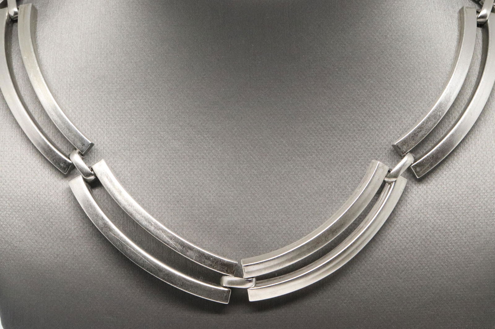 Ladies 925 Silver Choker Necklace. (1 of 3)