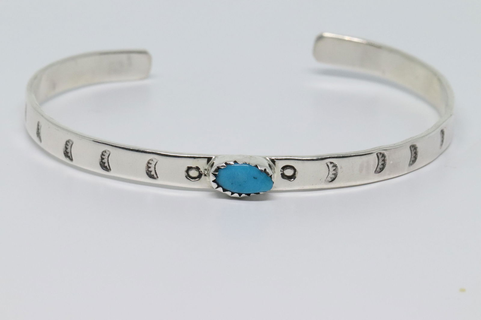 Sterling Silver Turquoise Navajo Cuff Bangle. (1 of 4)