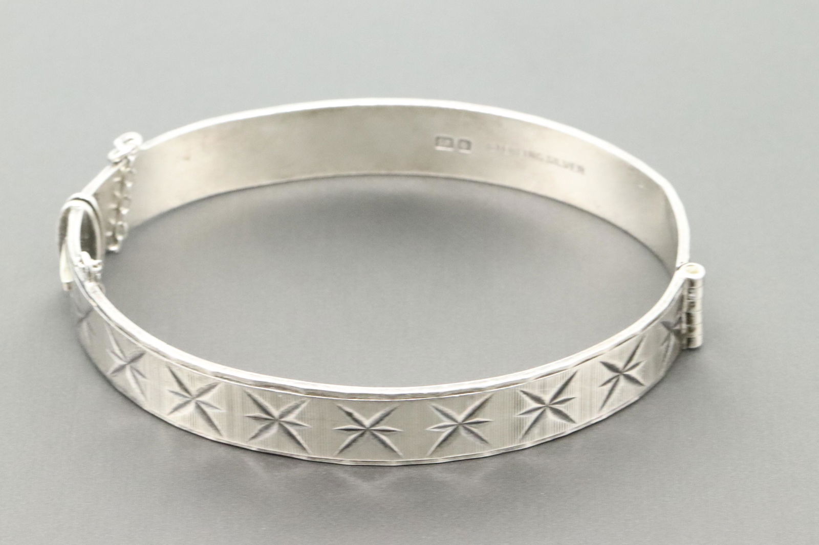 Ladies .925 Silver bracelet (1 of 3)