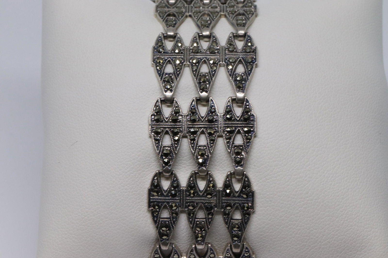 Ladies 925 silver braclet (1 of 3)