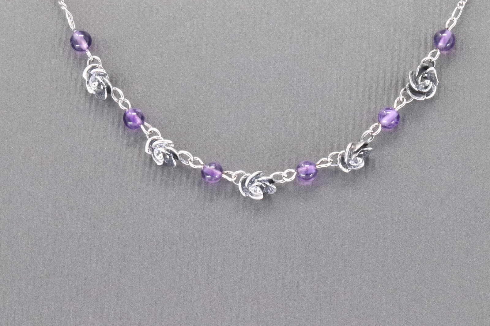 Ladies Art Deco Design Necklace. (1 of 3)