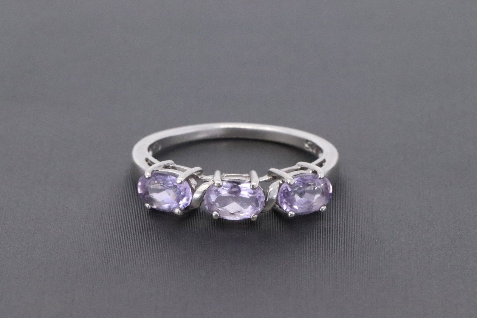 925 Ladies Silver Ring band. (1 of 3)