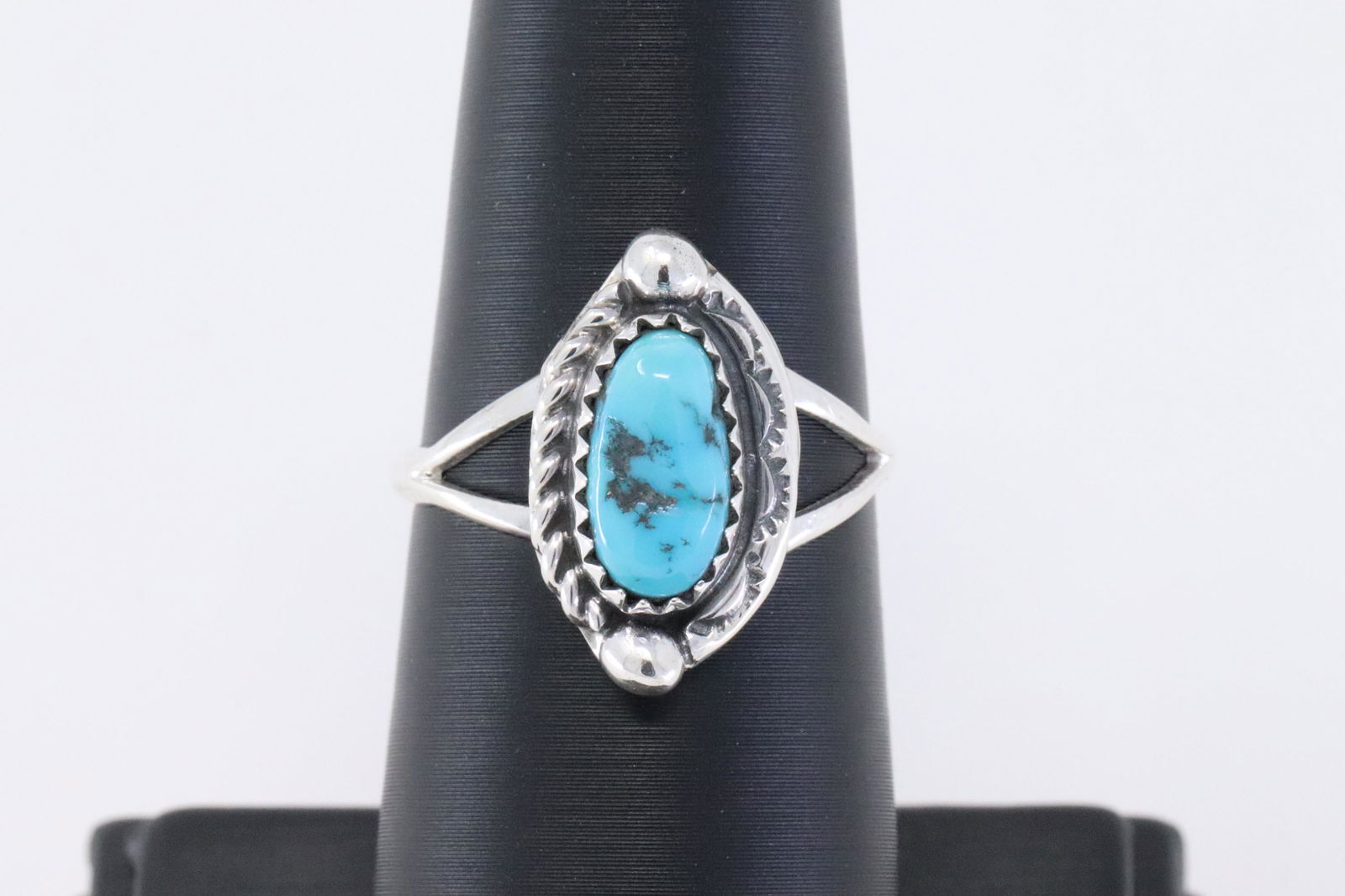 Navajo Sterling silver split shank ladies ring. (1 of 4)