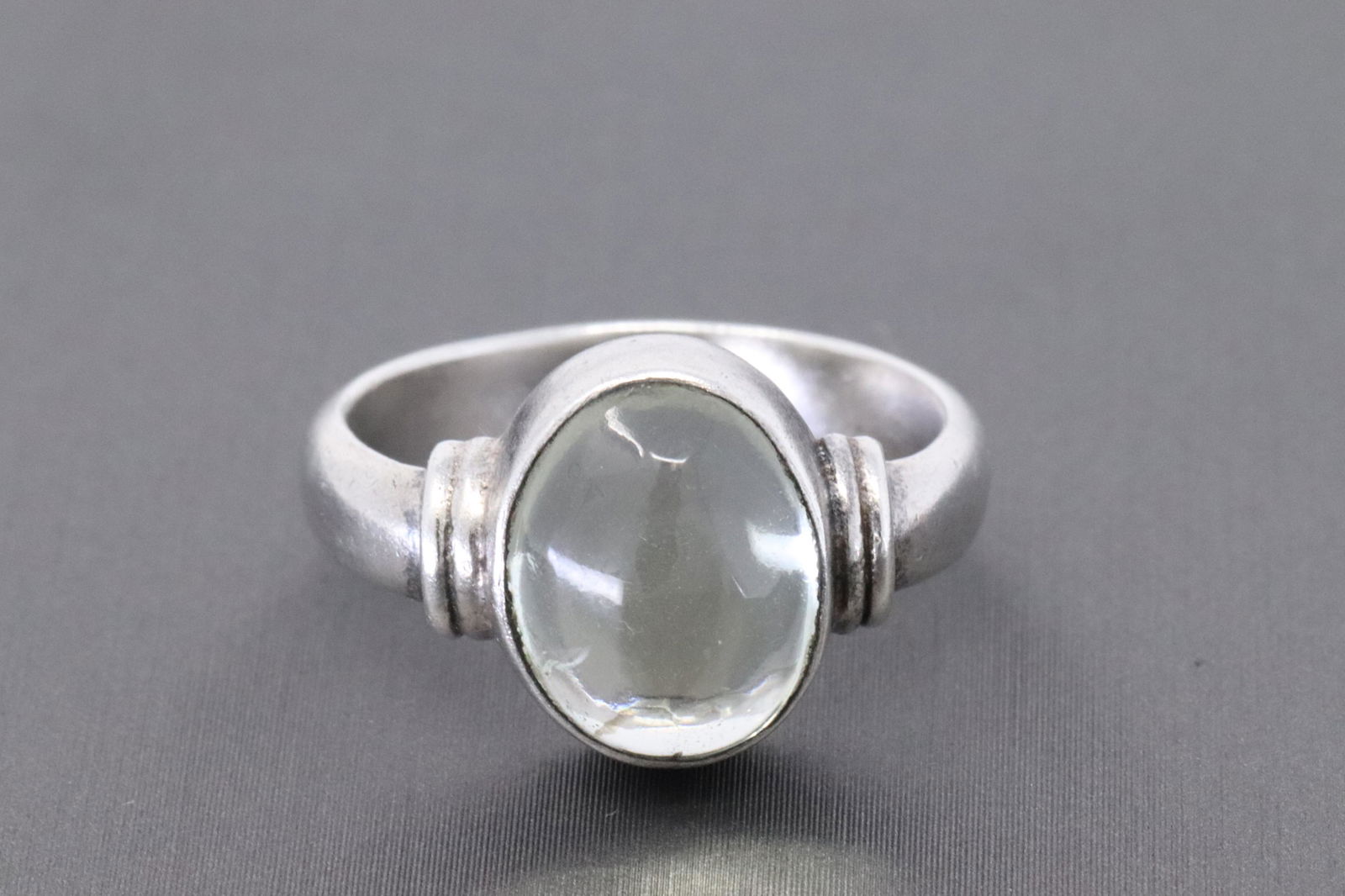 Ladies 925 Silver Ring. (1 of 3)