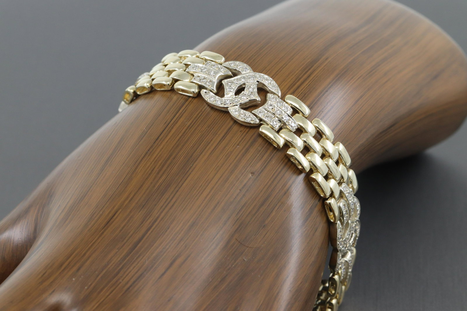 14Kt Ladies Diamond Bracelet: A gorgeous 14kt yellow gold ladies diamond bracelet. The bracelet has a total of 126 round brilliant diamonds. The diamonds weight approx 1.50cttw. The length 8.00". The total weight of this 14kt diam