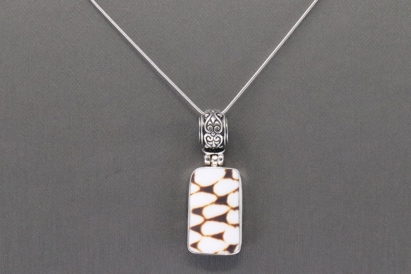 925 Silver Necklace. (1 of 2)