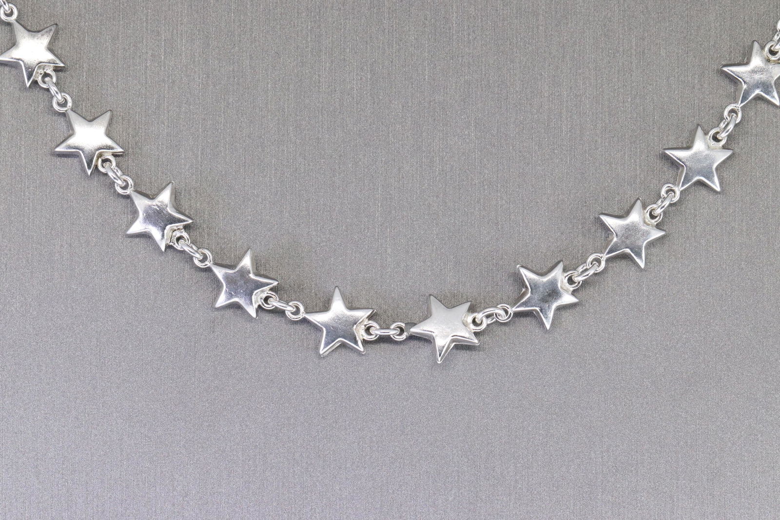 925 Silver Star Necklace (1 of 2)