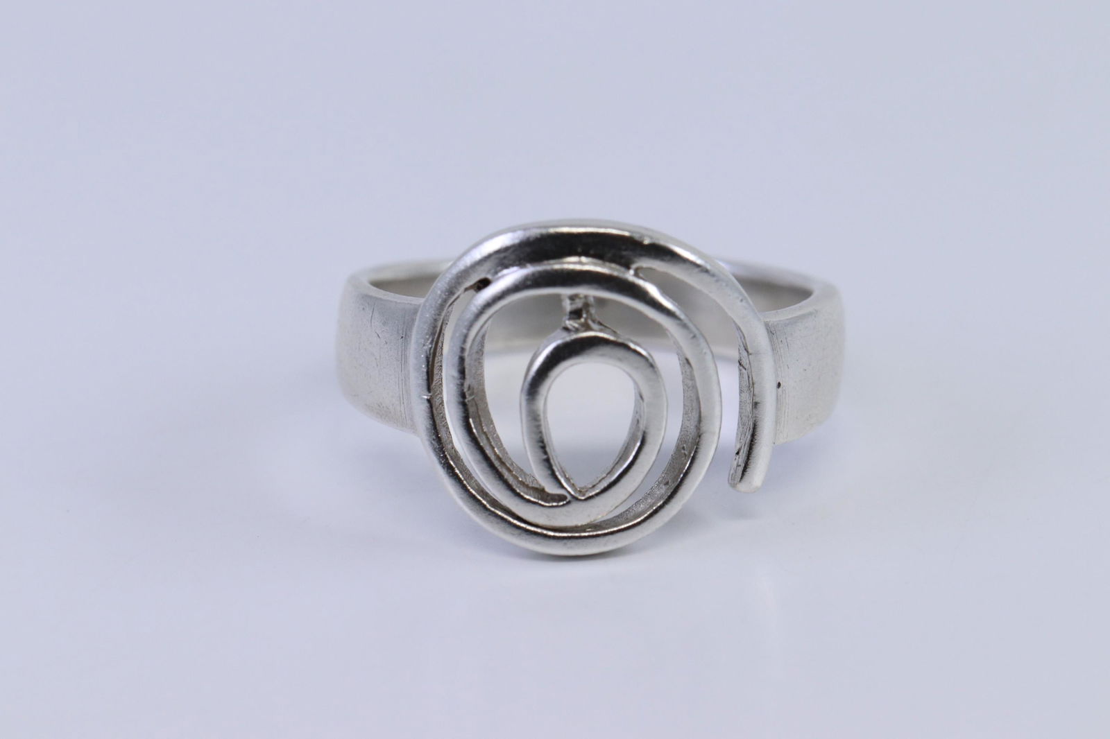 925 Silver Ladies Ring. (1 of 3)