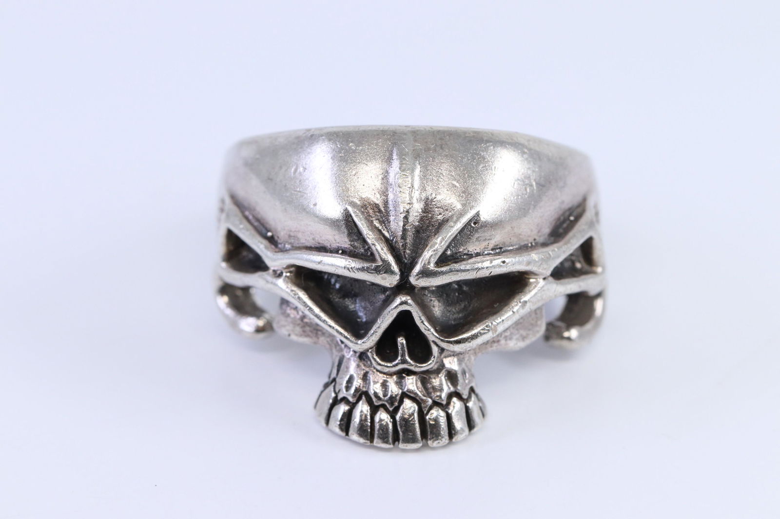 Mens 925 Silver Skull Ring. (1 of 3)
