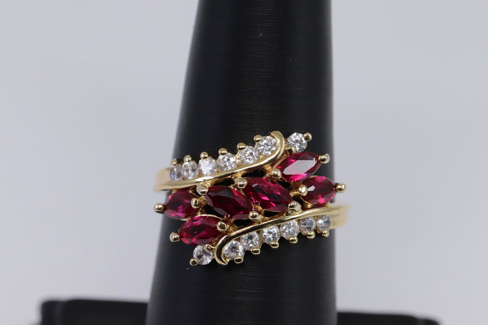 925 Ladies Ring. (1 of 3)