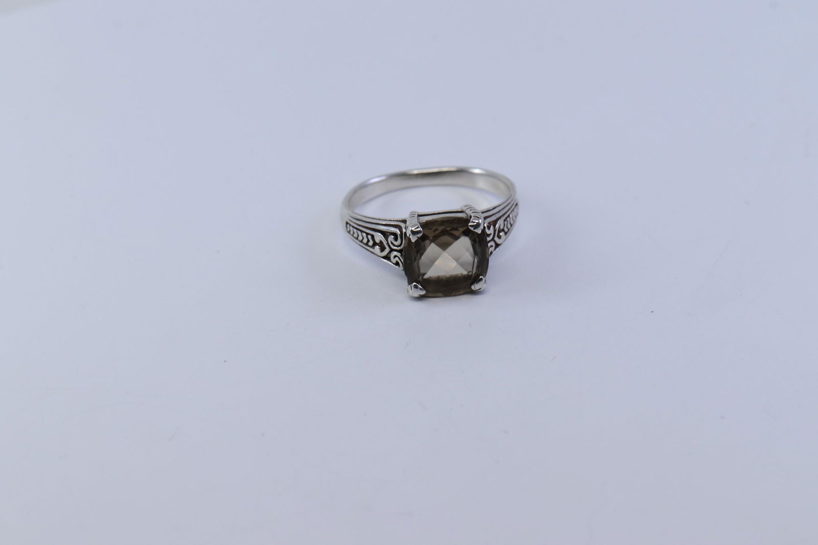 .925 Ladies Silver Ring (1 of 2)
