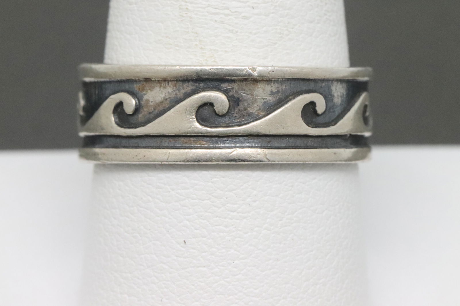Mens 925 Silver Ring. (1 of 3)