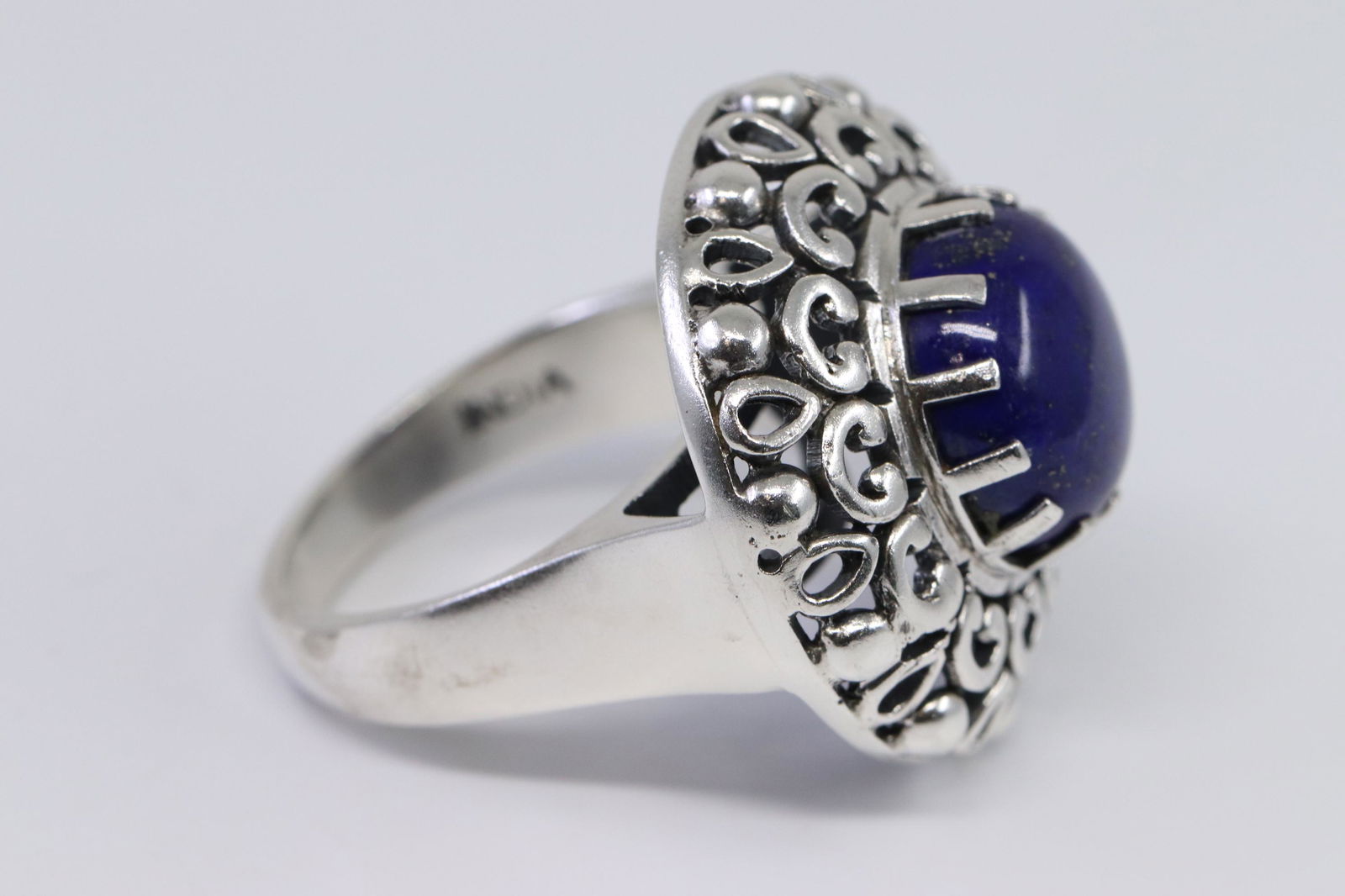 Ladies Art Deco Design Ring. (1 of 3)