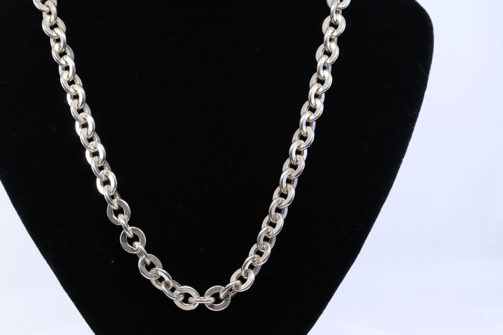 Sterling Silver .925 Chain: A .925 sterling silver chain. Chain length: 22.00in. Total weight: 50.00 grams.