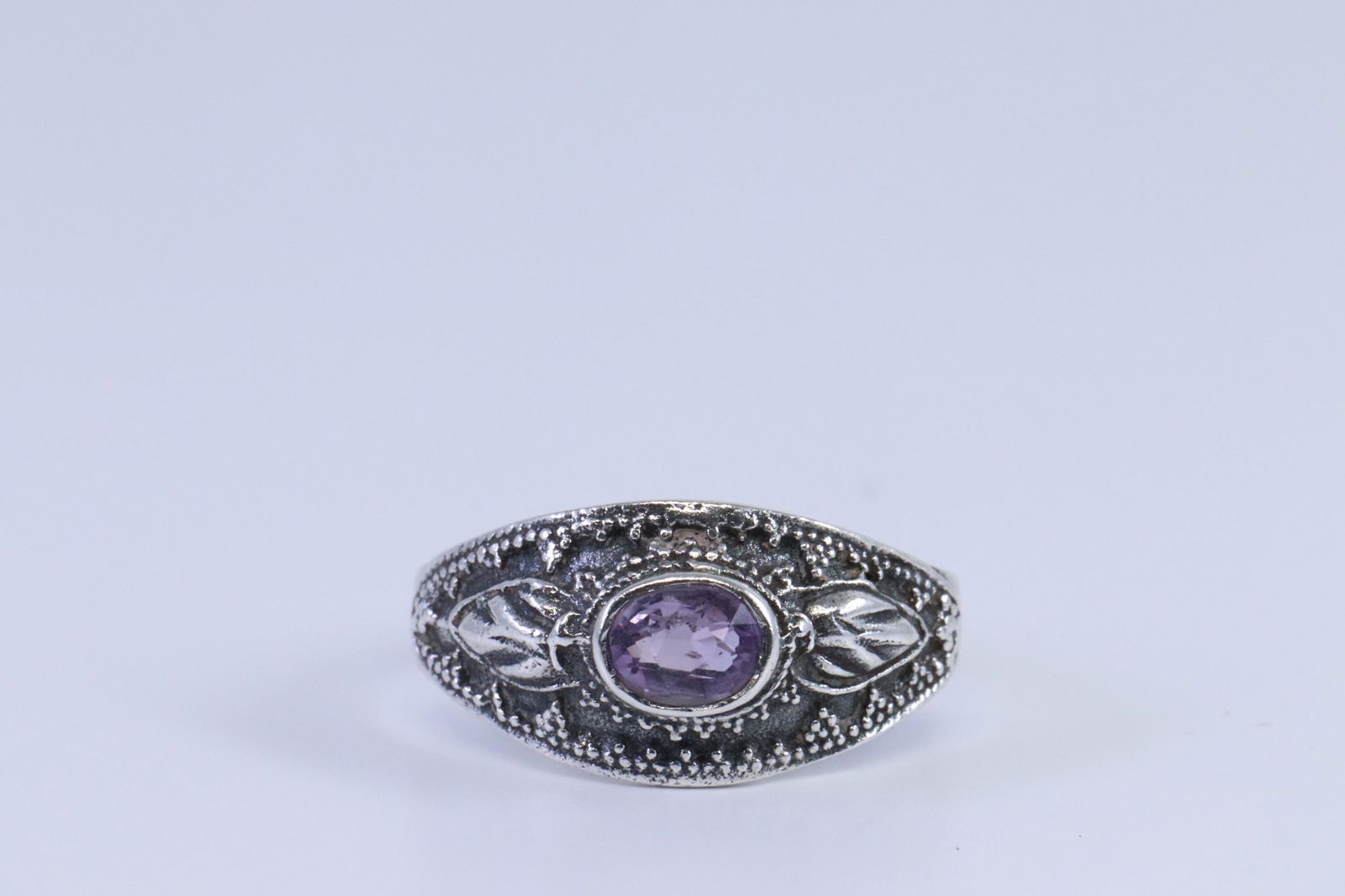 Ladies Art Deco Design Ring. (1 of 2)