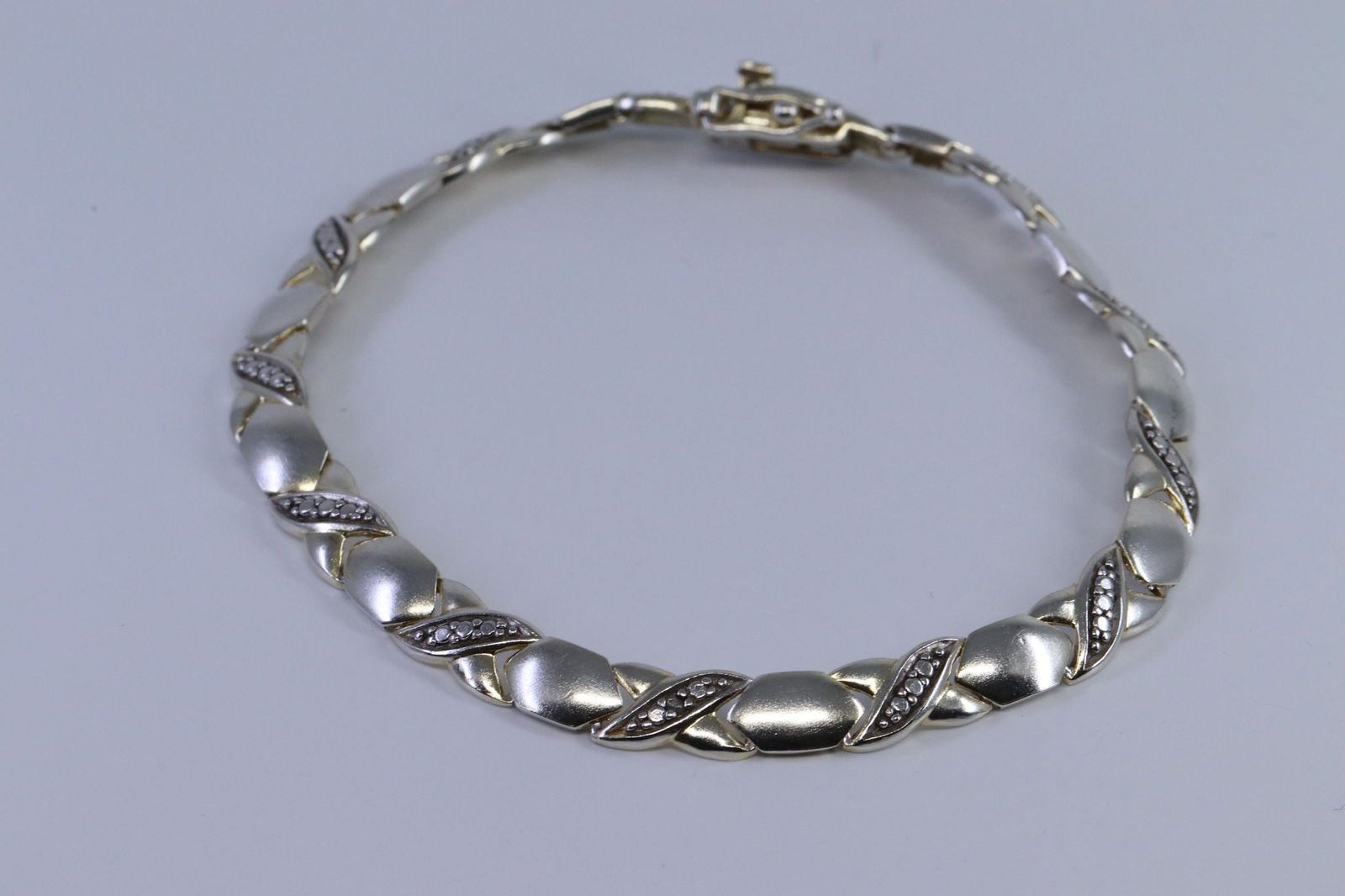 925 Ladies Solid Bracelet. (1 of 2)