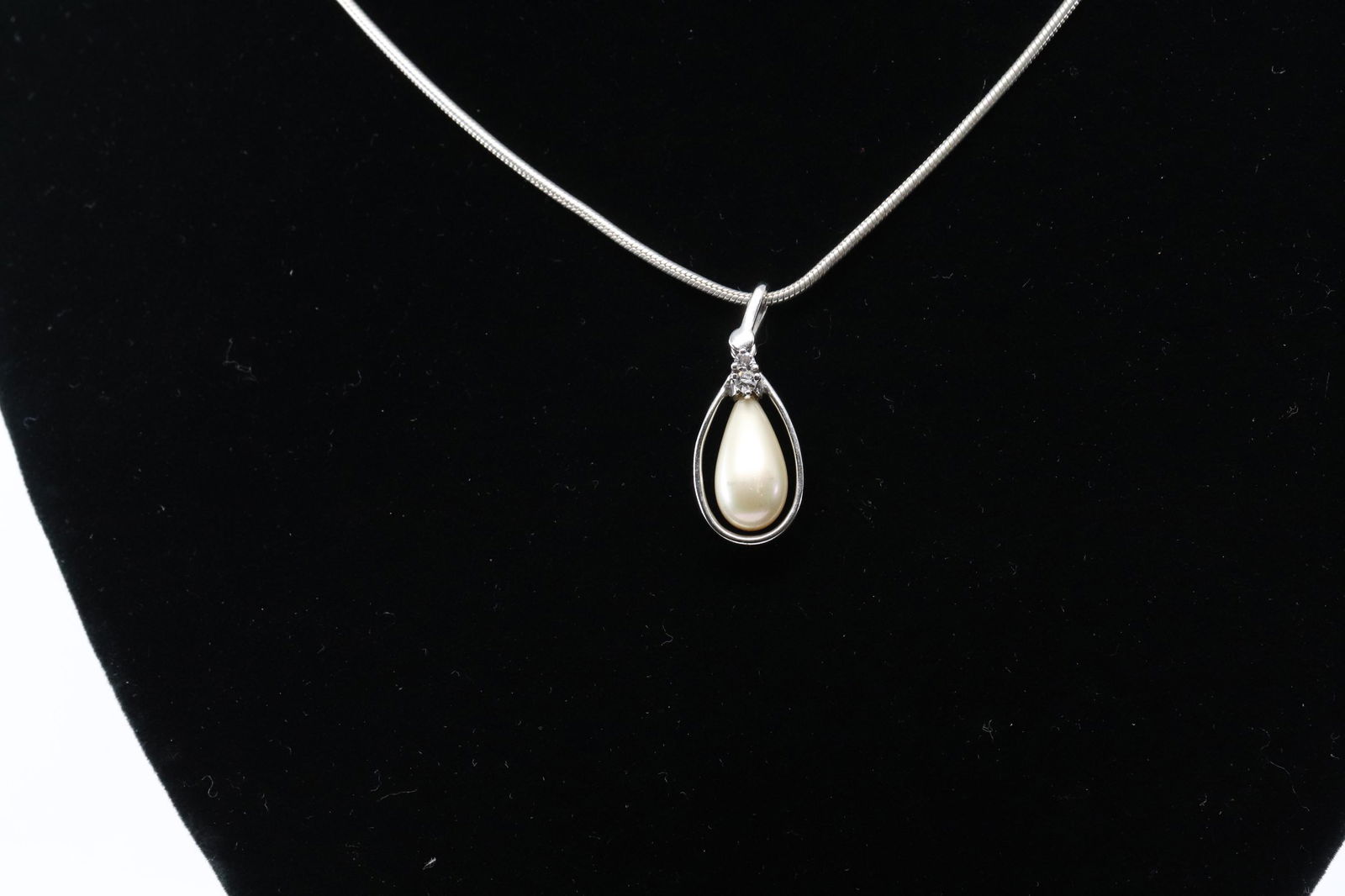 Ladies .925 Silver Necklace (1 of 3)
