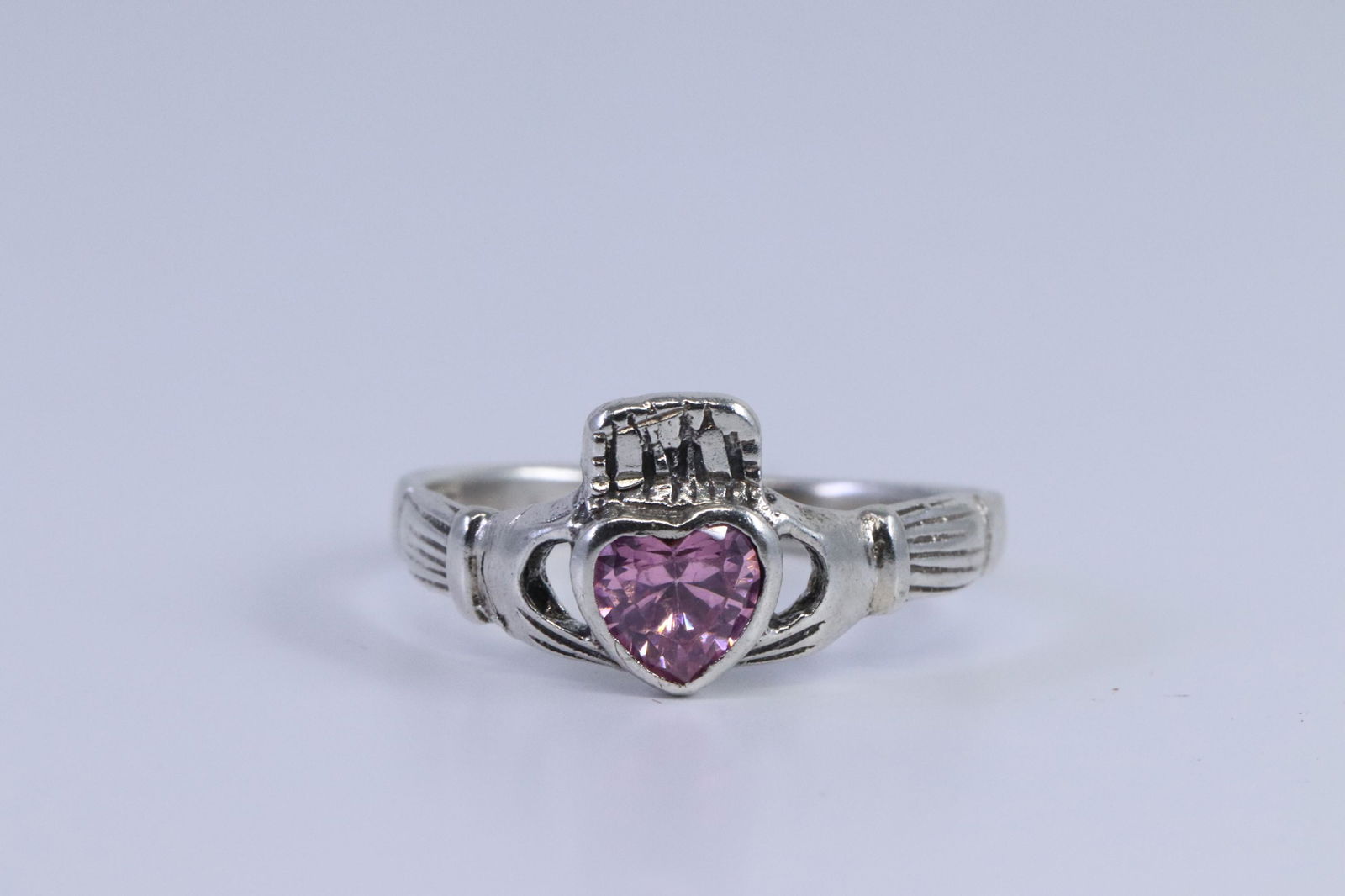 925 Ladies Heart Ring. (1 of 2)