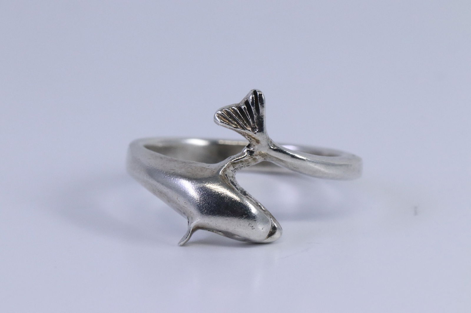 Ladies Dolphins Ring. (1 of 2)
