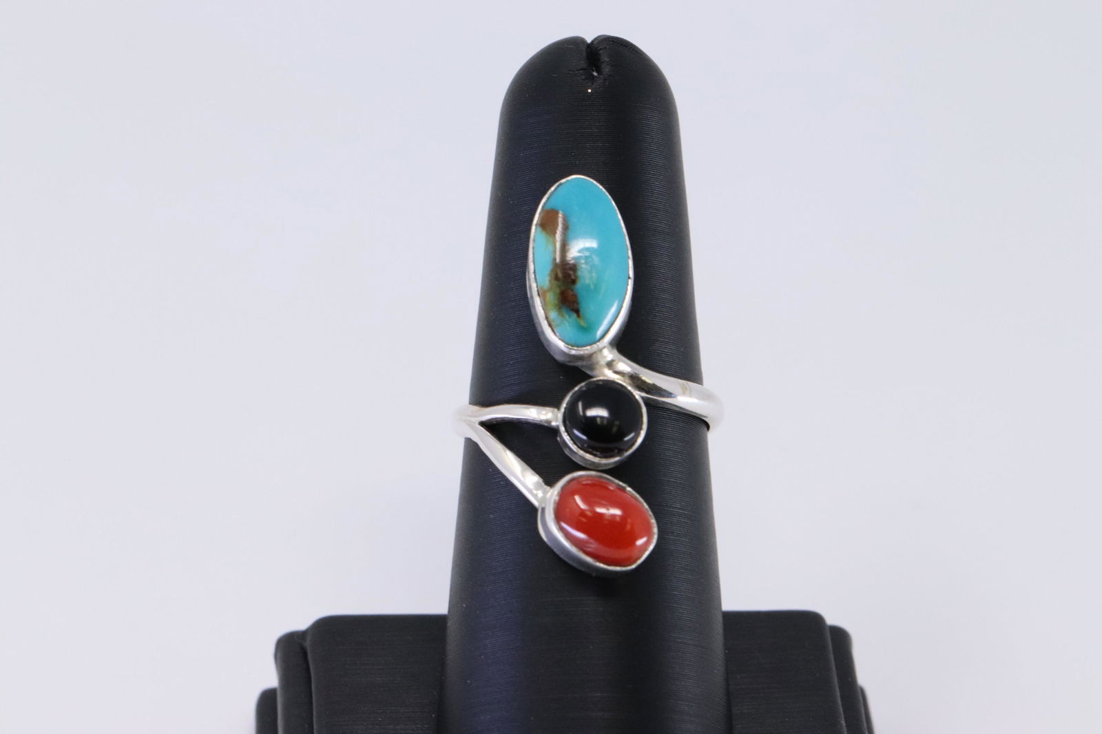Navajo sterling silver ladies ring (1 of 3)