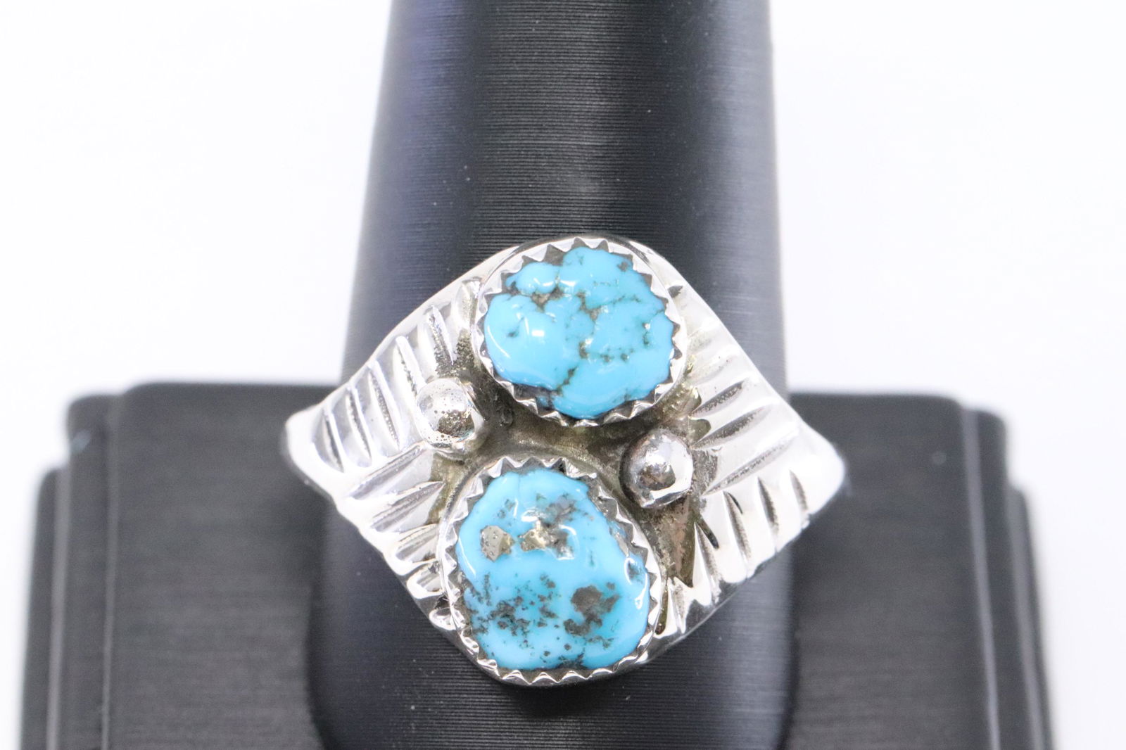 Men's Navajo Sterling Silver Ring. (1 of 4)