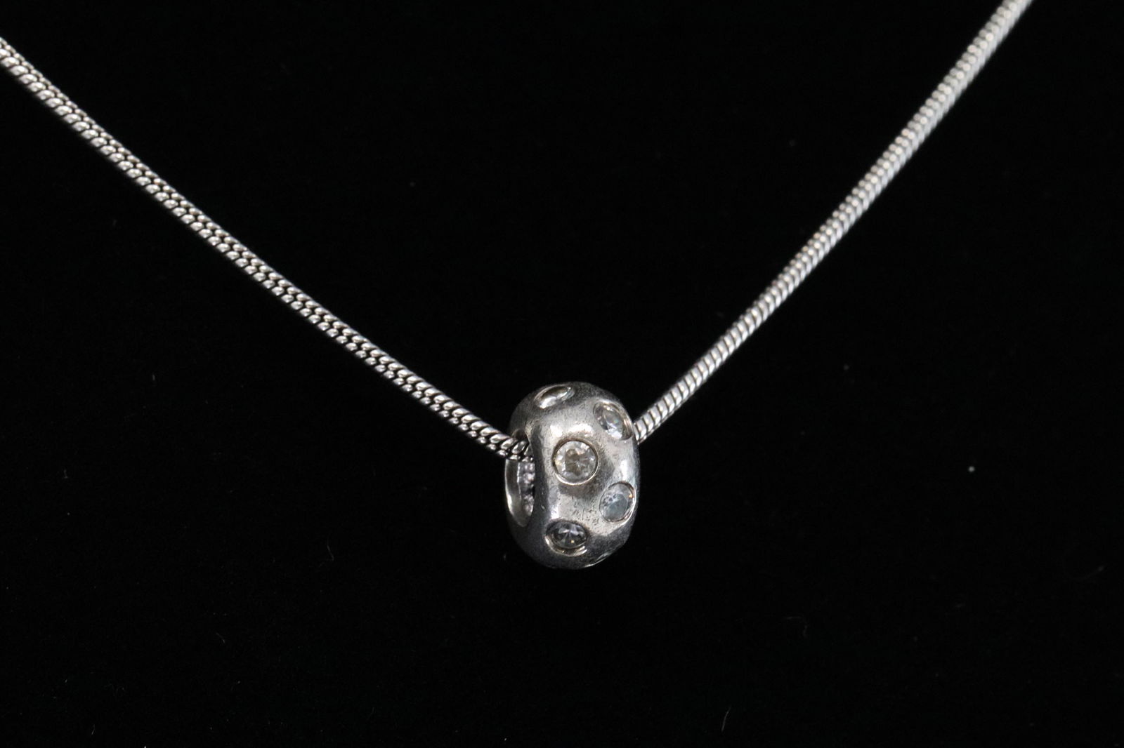 Ladies 925 silver necklace. (1 of 3)