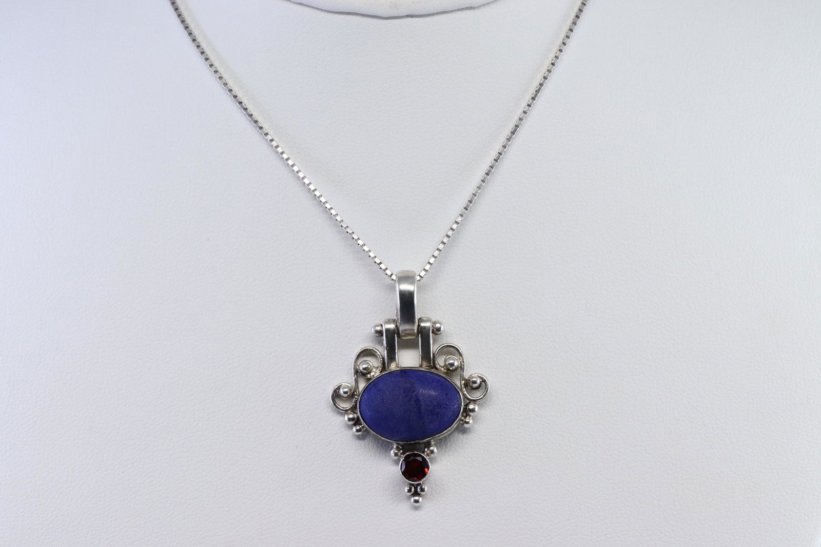 925 Ladies Silver Necklace. (1 of 3)