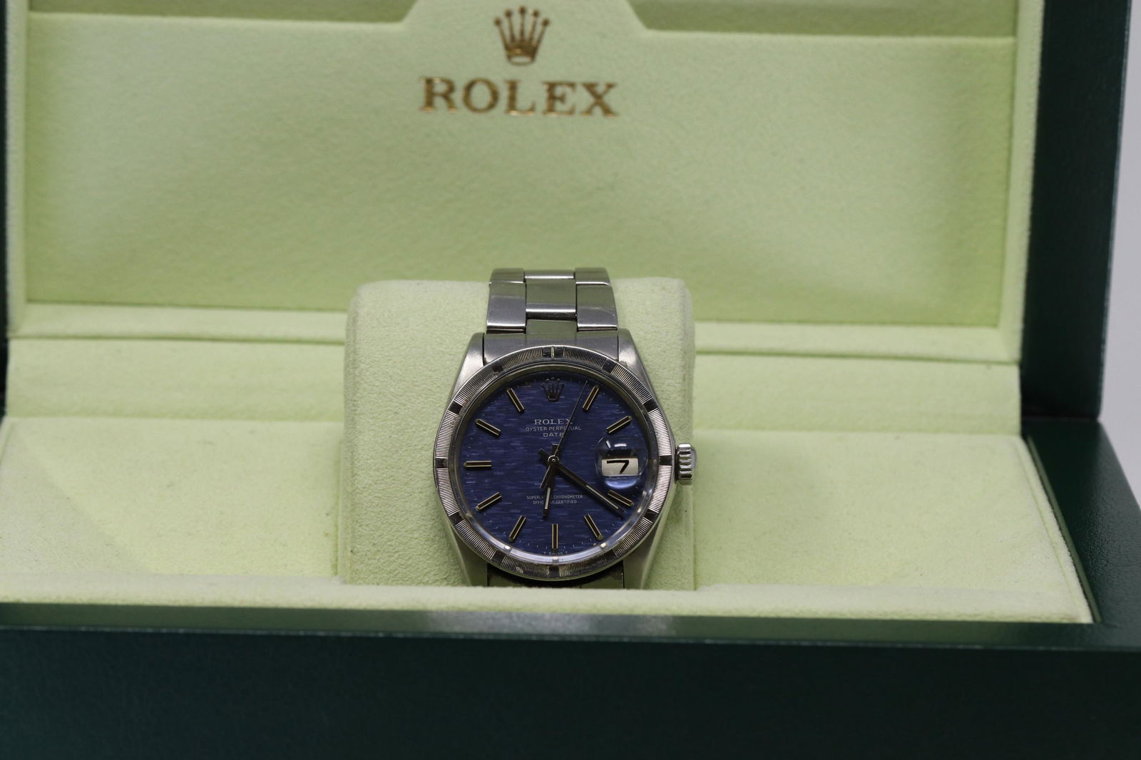 Rolex Oyster Perpetual Date Ref: 1501: A Men's Vintage Rolex Oyster Perpetual Date. Ref: 1501. Cal: 1570. Band: 7835 18/ end links 257. Year est: 1970's. Working condition. Dial: Blue. Size: 34mm. Watch has norma wears which is normal for