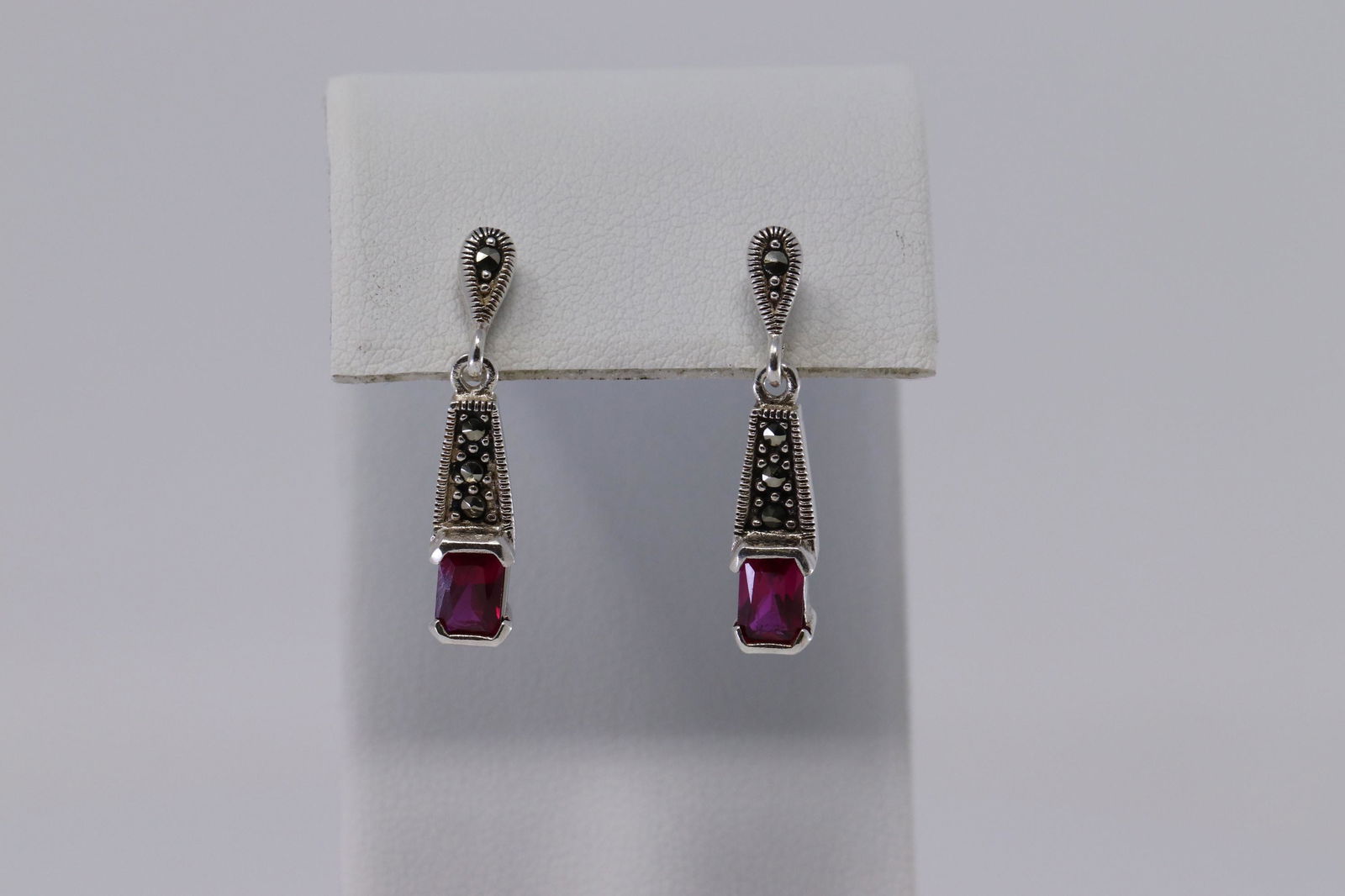 Ladies 925 Silver Earrings. (1 of 3)