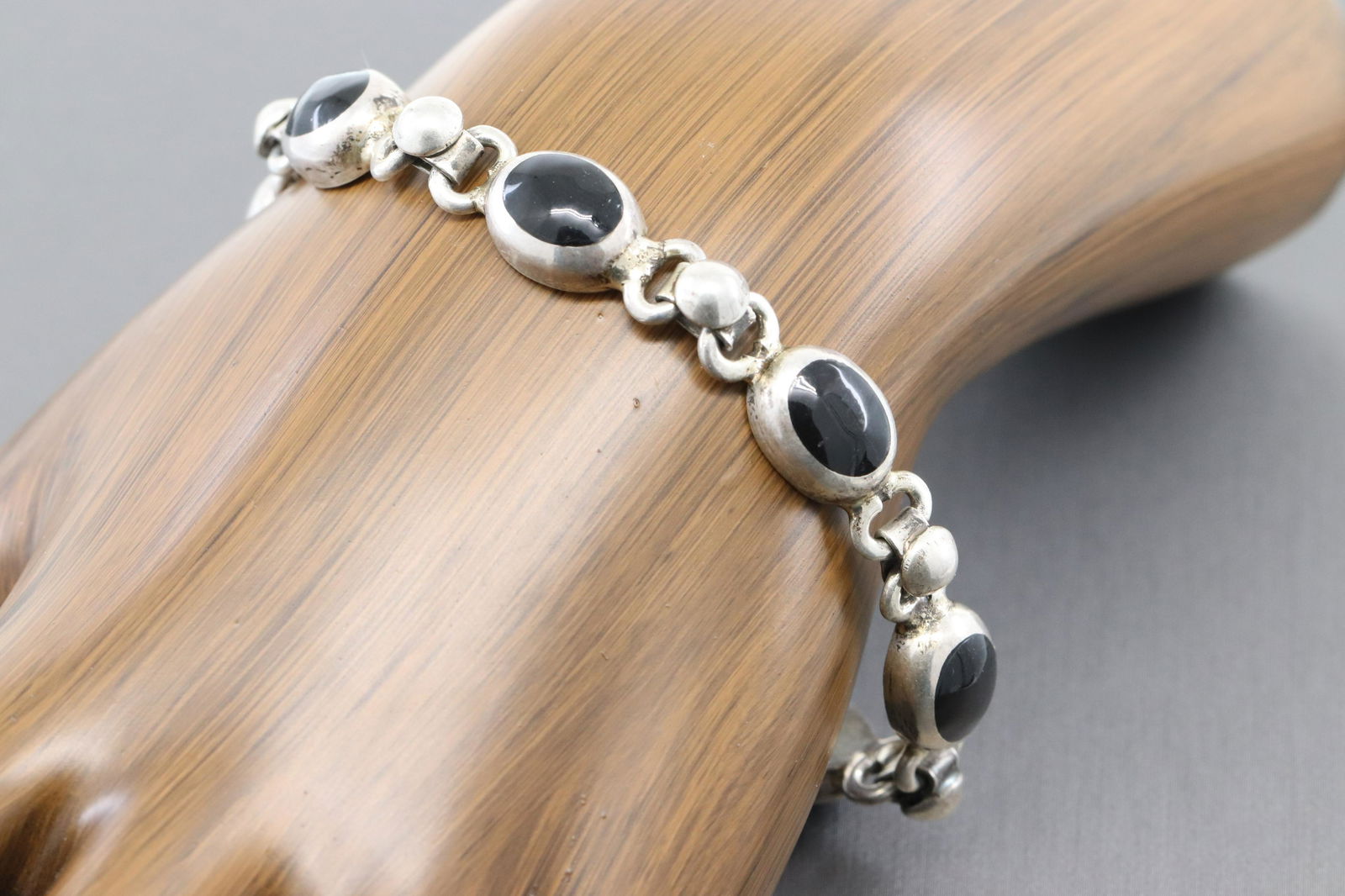Ladies .925 Silver bracelet (1 of 5)