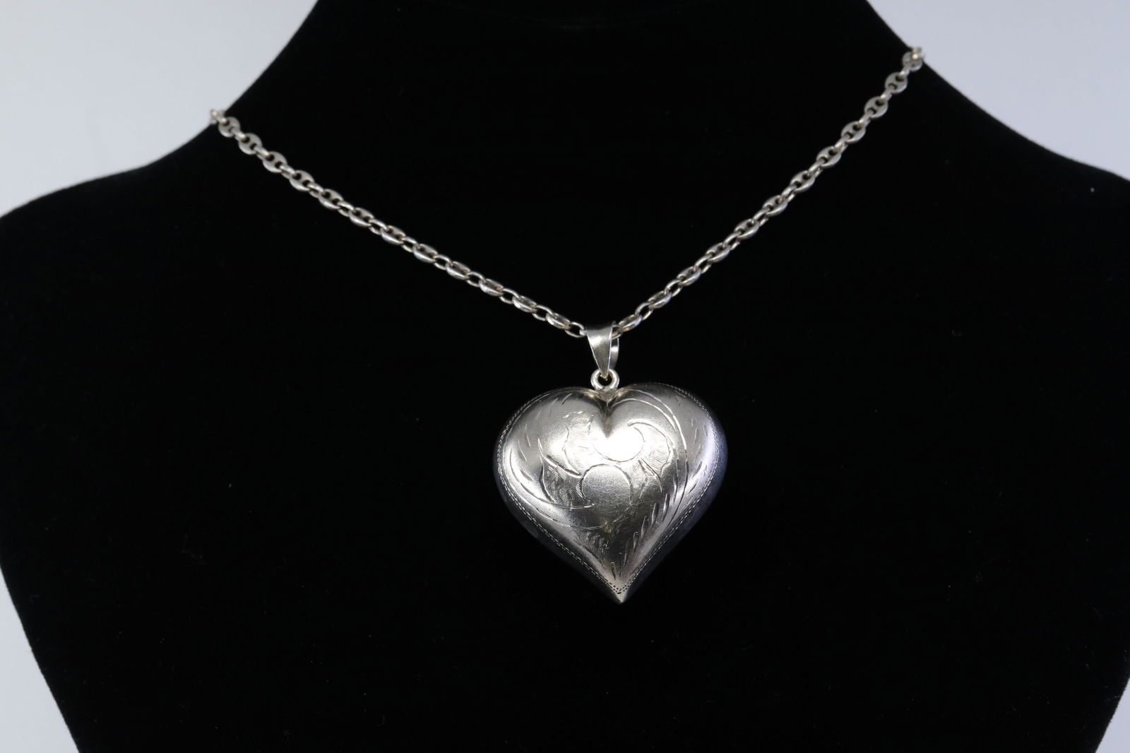 Ladies .925 Silver Heart Pendant w/ Necklace (1 of 2)