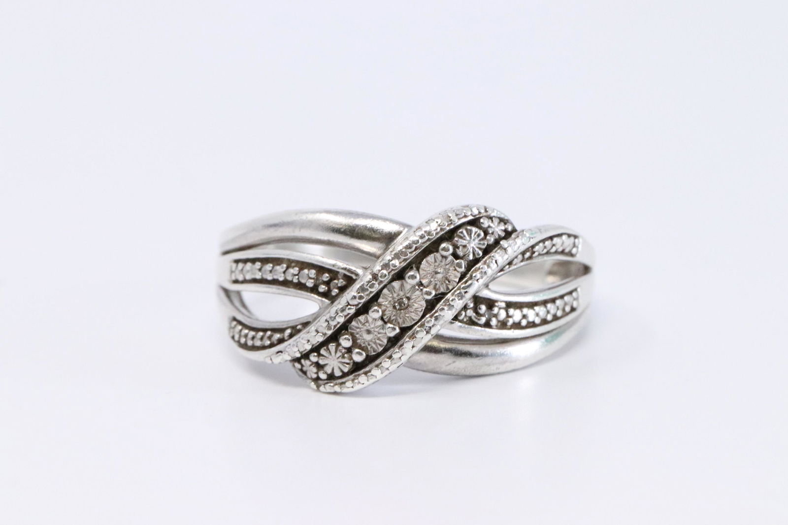 Ladies 925 Silver Ring. (1 of 3)