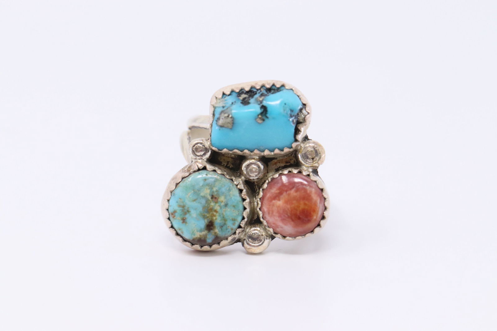 Native American Navajo Multi-Color Gemestones Ring.: This is a Native American Navajo Multi-Color Gemestones Ring. Ring size is 7.50. REF:I021D93