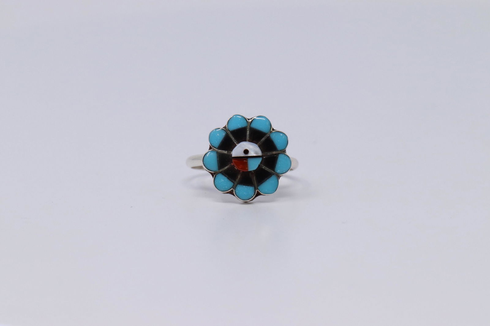 Navajo Ladies Sterling Silver Ring. (1 of 4)