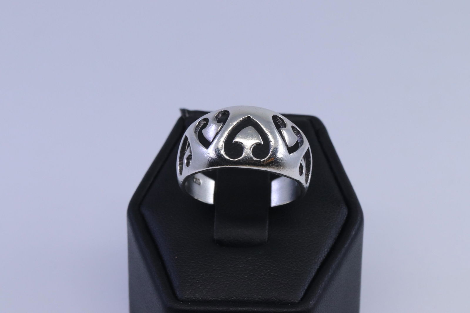 925 Solid Heart Solid Ring. (1 of 3)