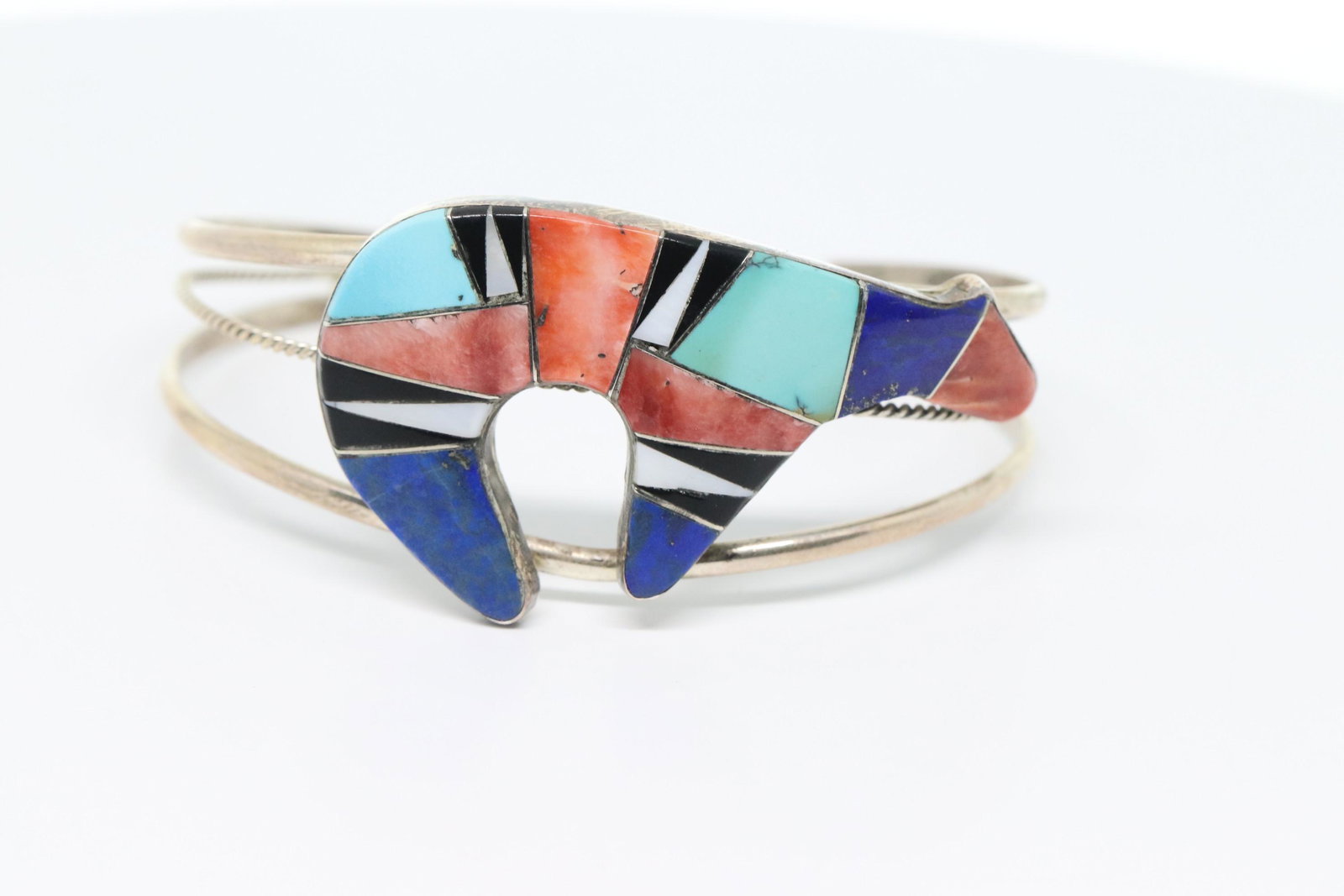 Native American Navajo Handmade By Jonathan Byooka Zuni: This is a Native American Navajo Handmade By Jonathan Byooka Zuni Bracelet. REF:I9121D902.