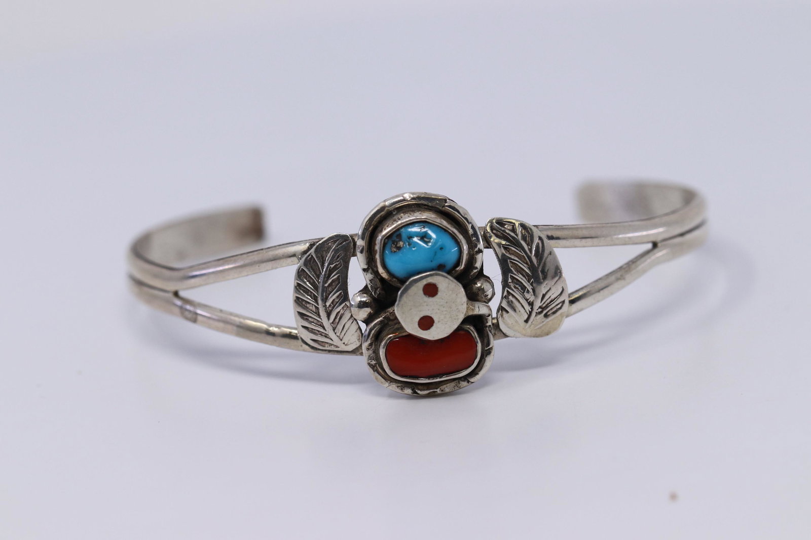 Zuni Native Kingman Turquoise & Coral Sterling Silver: This is a Zuni Native Kingman Turquoise & Coral Sterling Silver Handmade Bracelet By Jude Candeleria. REF:I8326D5509