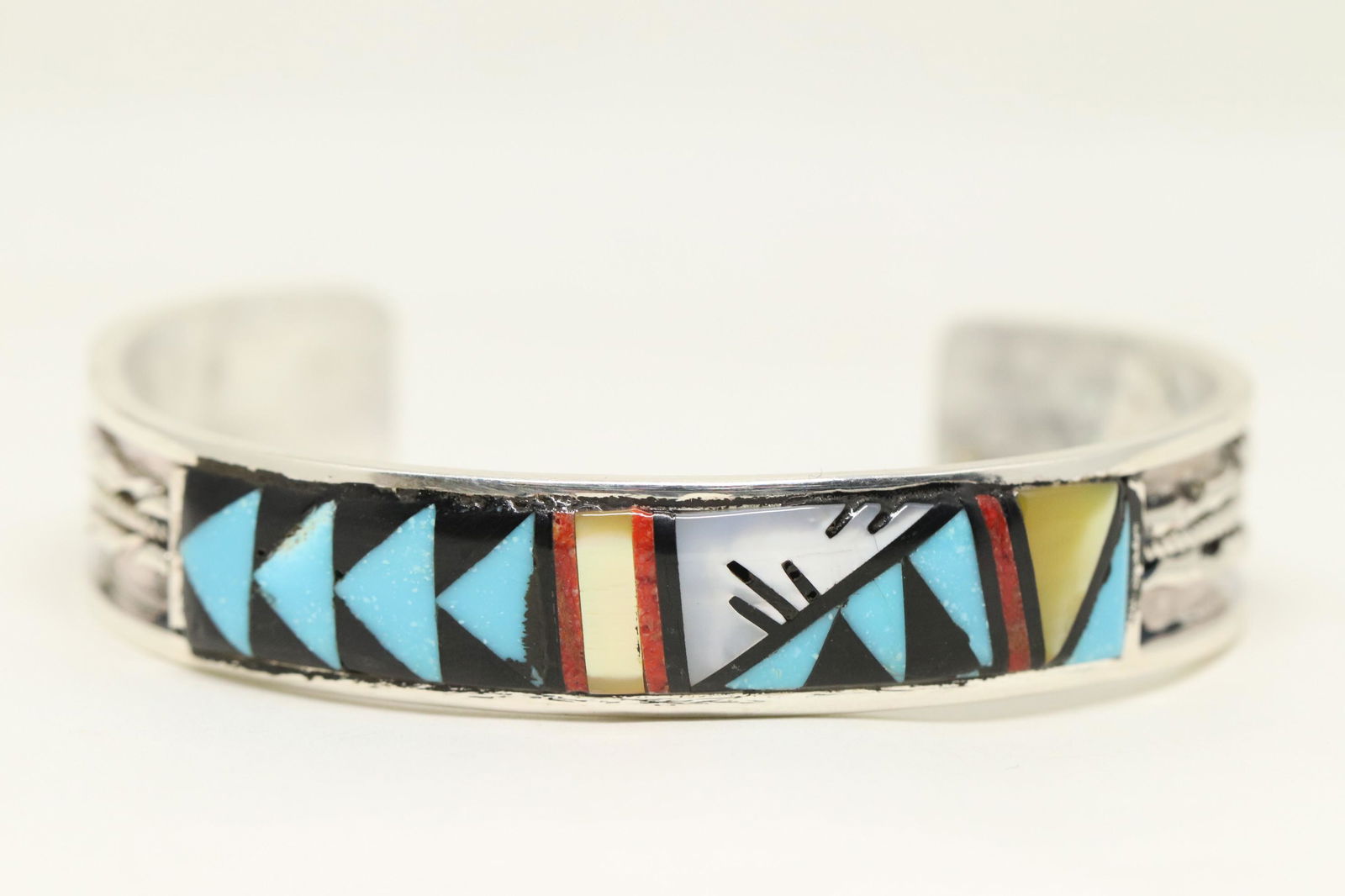Native American Zuni Handmade Cuff Bangle. (1 of 4)