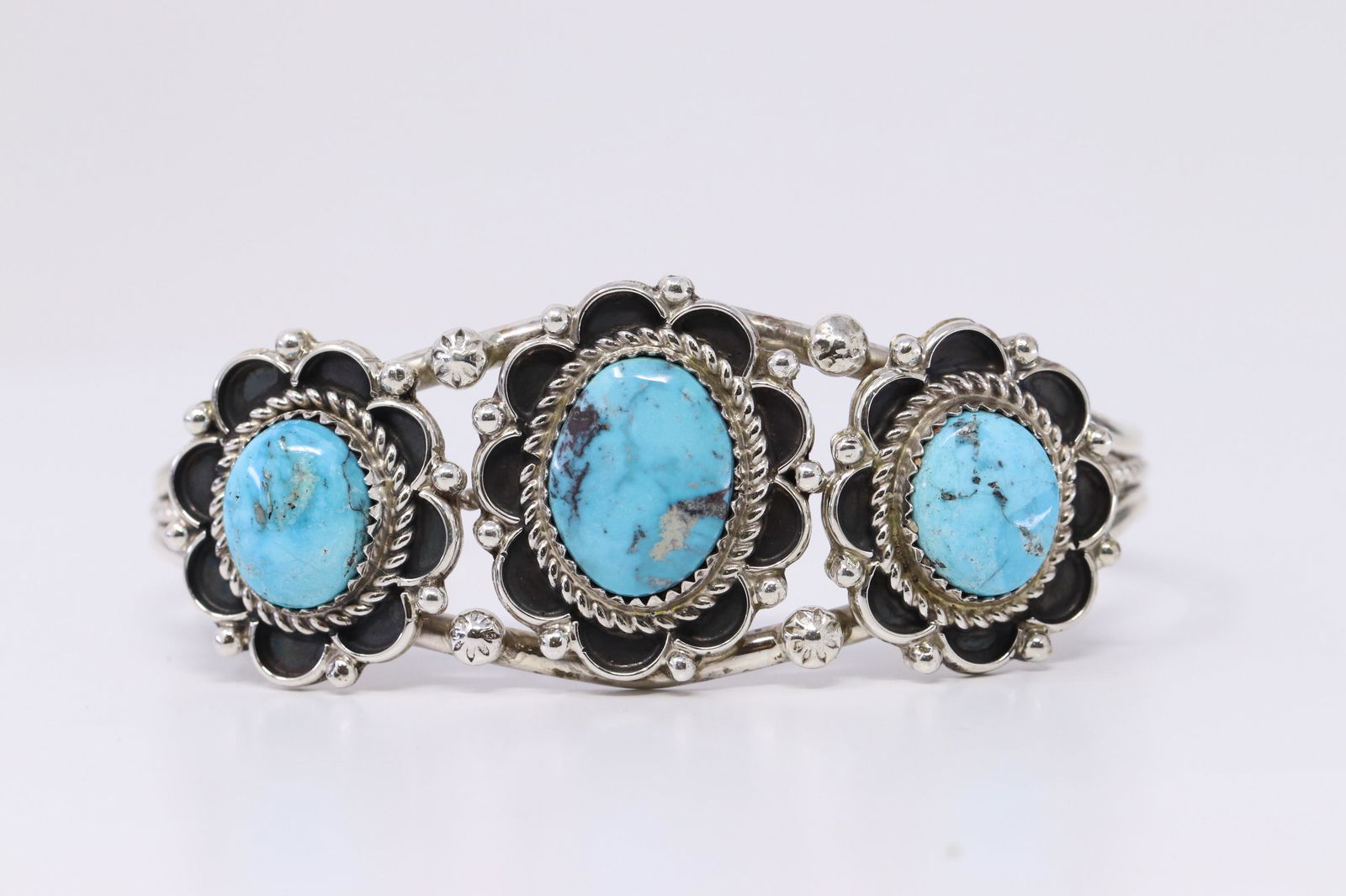 Navajo Sterling Silver Cuff Bangle. (1 of 4)