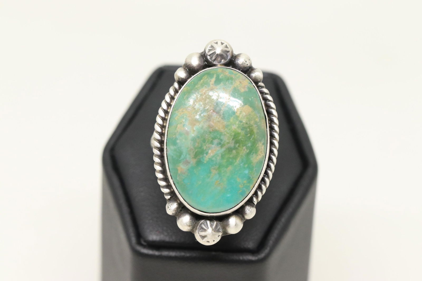 Navajo Handmade Sterling Silver Kingman Turquoise Ring (1 of 3)