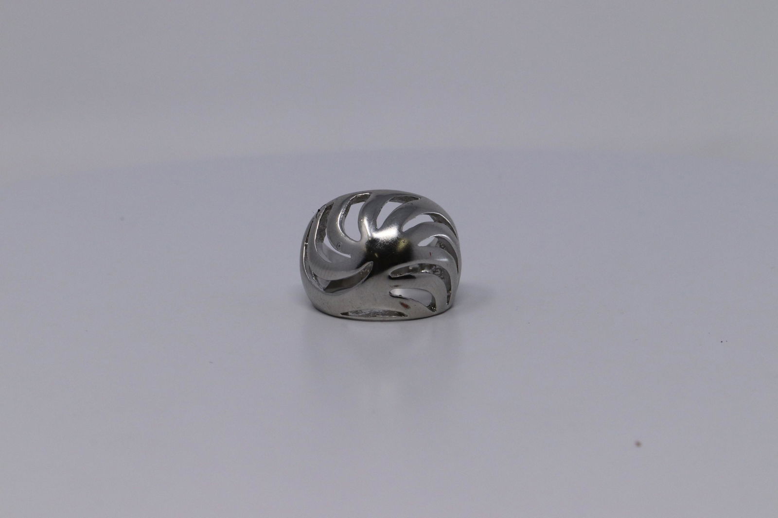 Ladies Solid 925 Silver Ring. (1 of 3)