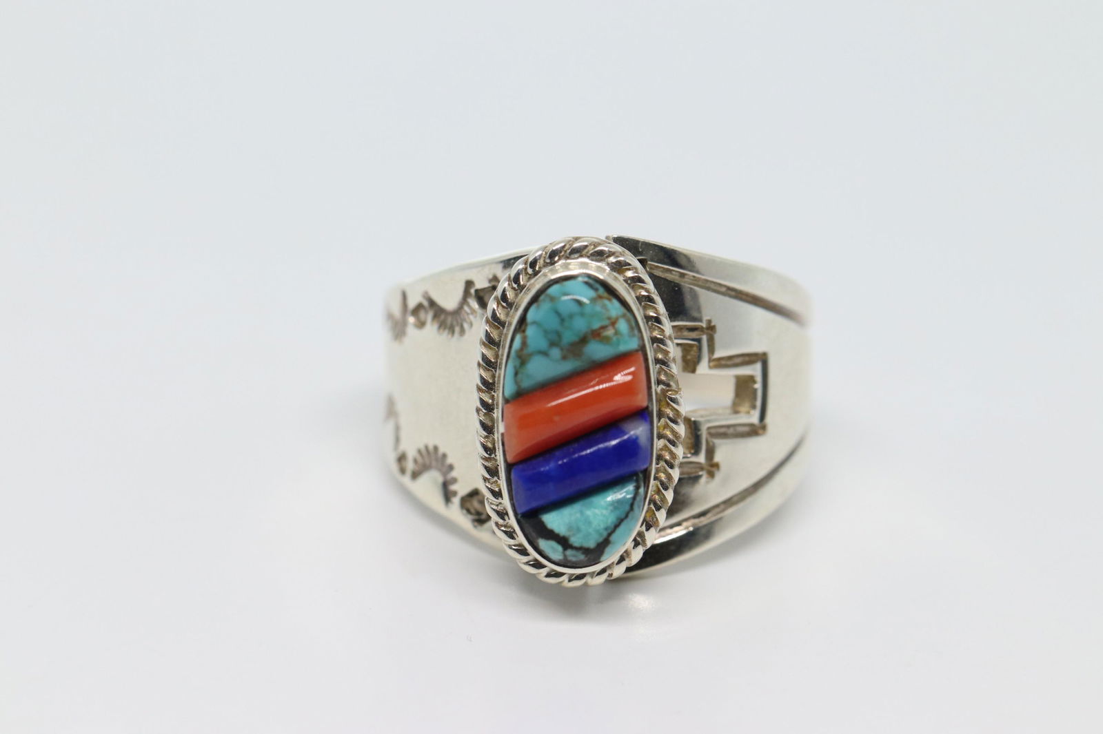 Native American Navajo Handmade Sterling Silver Inlay: This is a Native American Navajo Handmade Sterling Silver Inlay Ring by Allen Lee. Ring size is 9.00. REF:I846T003