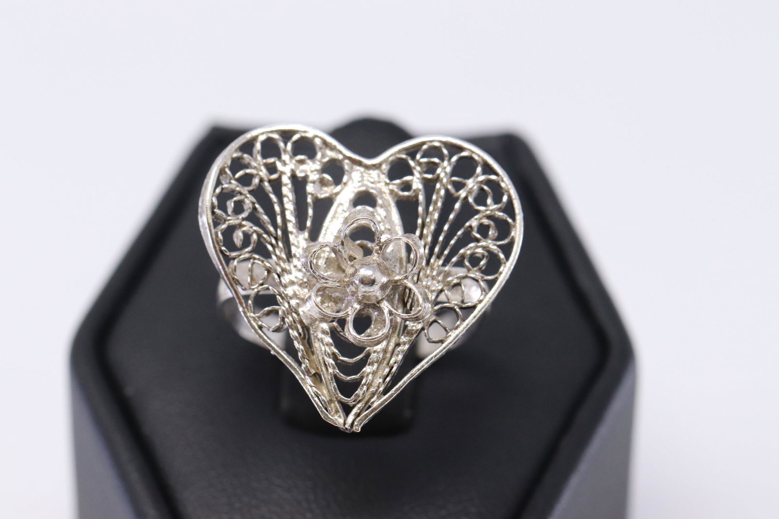 925 Silver Heart Ring. (1 of 2)